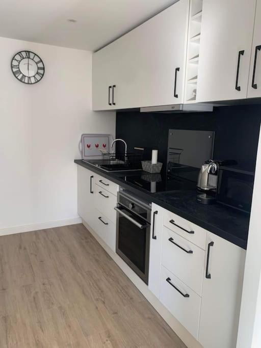 Duplex Au Coeur Du Village De Каси Екстериор снимка