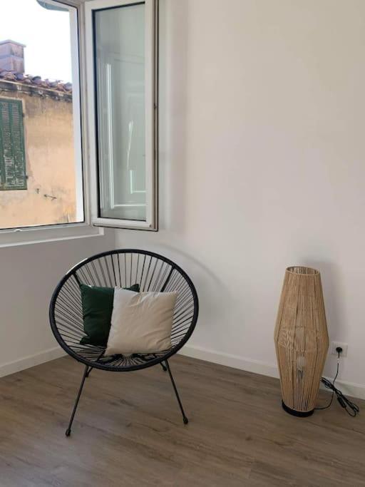 Duplex Au Coeur Du Village De Каси Екстериор снимка